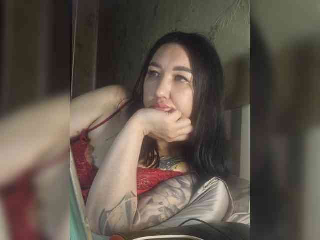 Hotmadamxl webcam