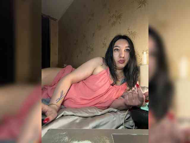 Hotmadamxl webcam