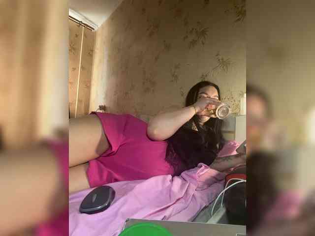 Hotmadamxl webcam