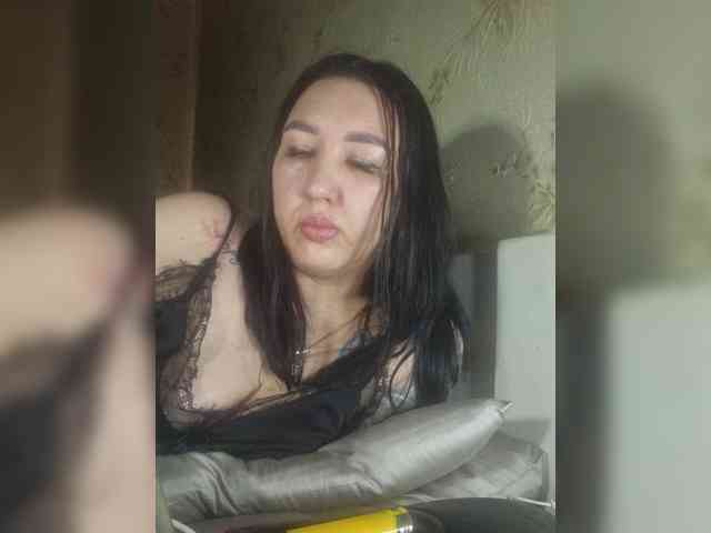 Hotmadamxl webcam