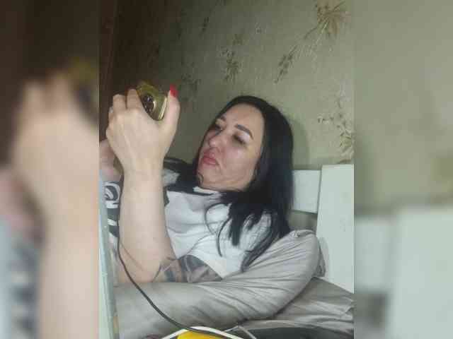 Hotmadamxl webcam