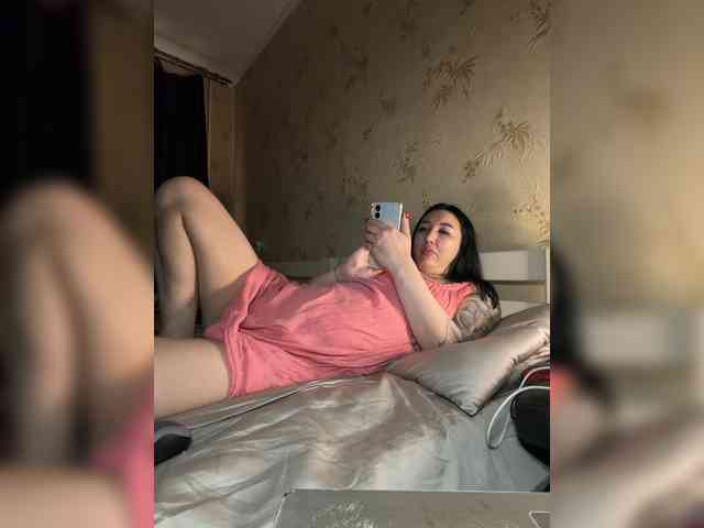 Hotmadamxl webcam