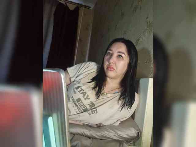 Hotmadamxl webcam
