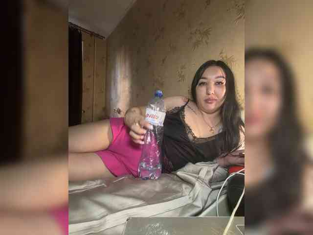 Hotmadamxl webcam
