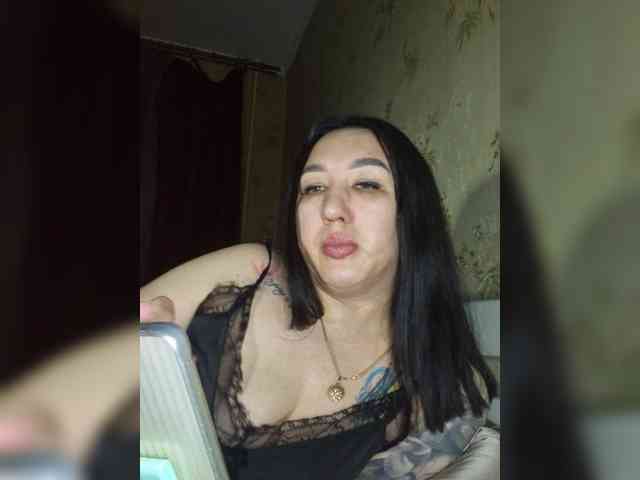 Hotmadamxl webcam