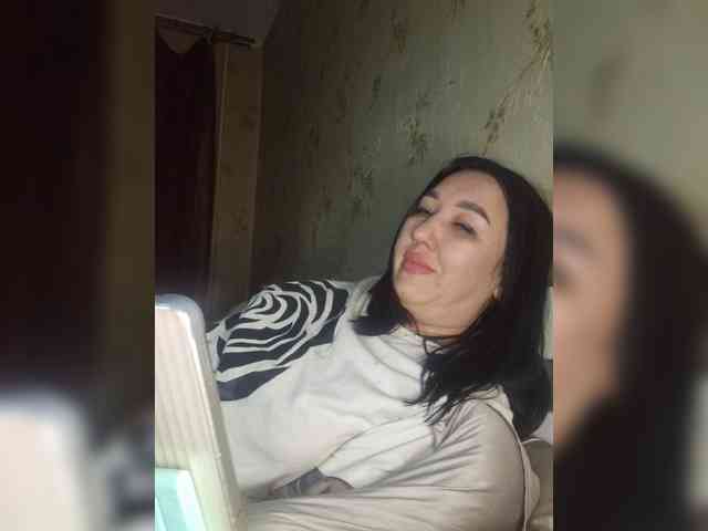 Hotmadamxl webcam