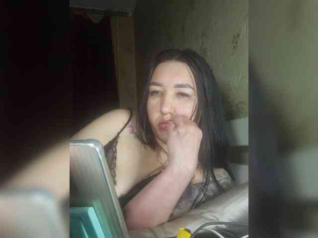 Hotmadamxl webcam