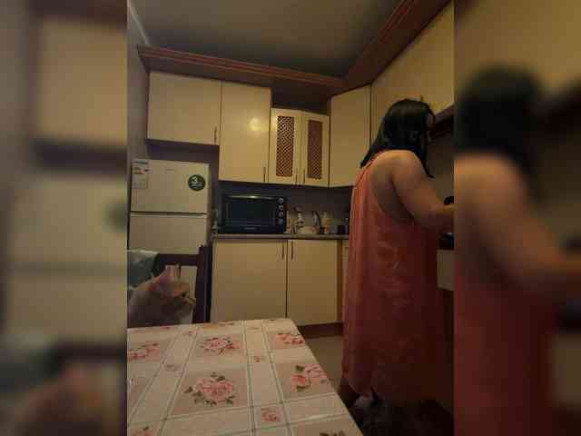 Hotmadamxl webcam