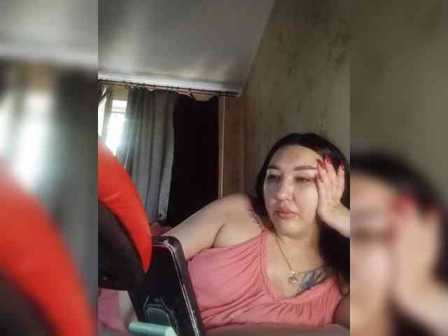 Hotmadamxl webcam
