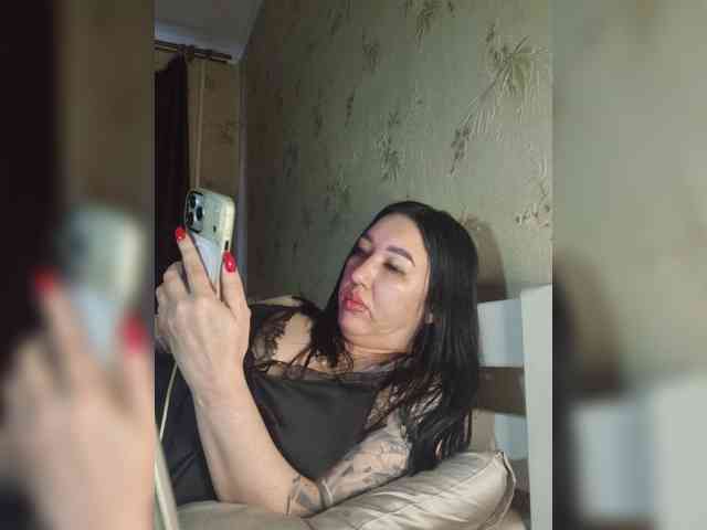 Hotmadamxl webcam