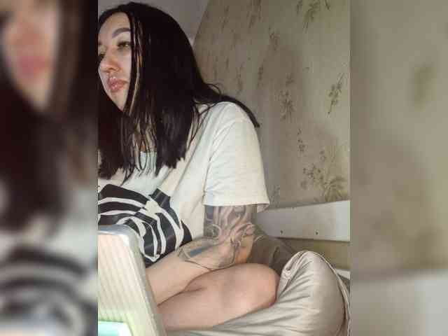 Hotmadamxl webcam