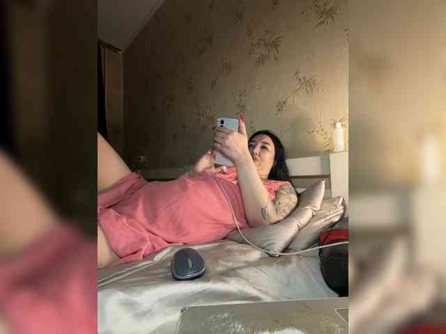 Hotmadamxl webcam