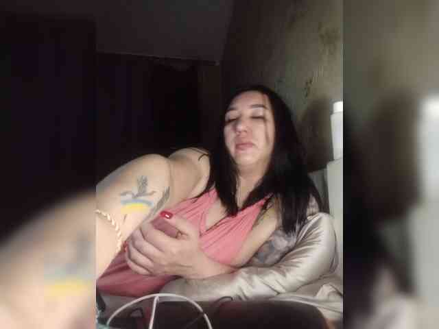 Hotmadamxl webcam