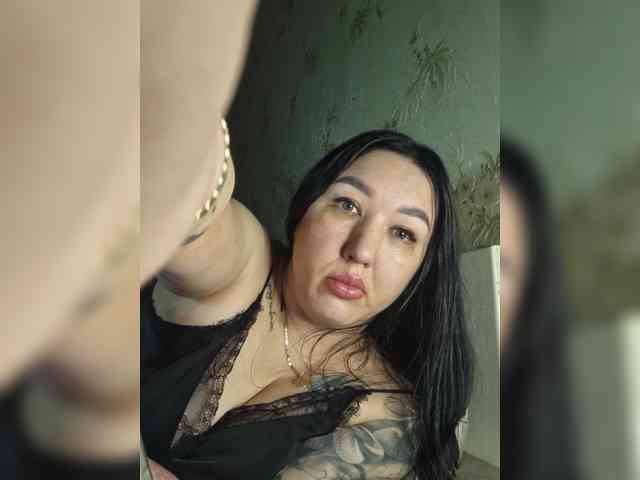 Hotmadamxl webcam
