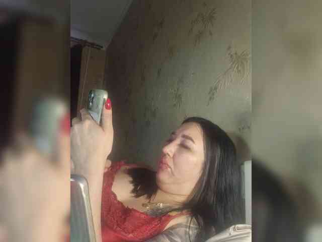 Hotmadamxl webcam