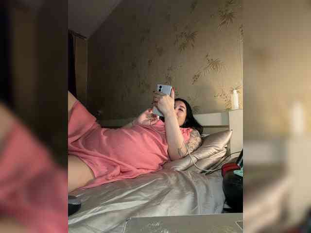 Hotmadamxl webcam
