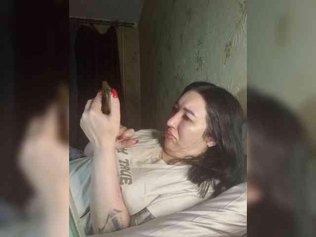 Hotmadamxl webcam