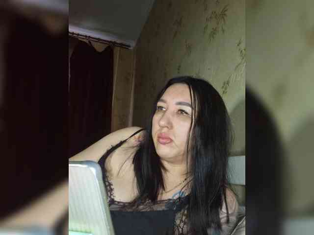 Hotmadamxl webcam