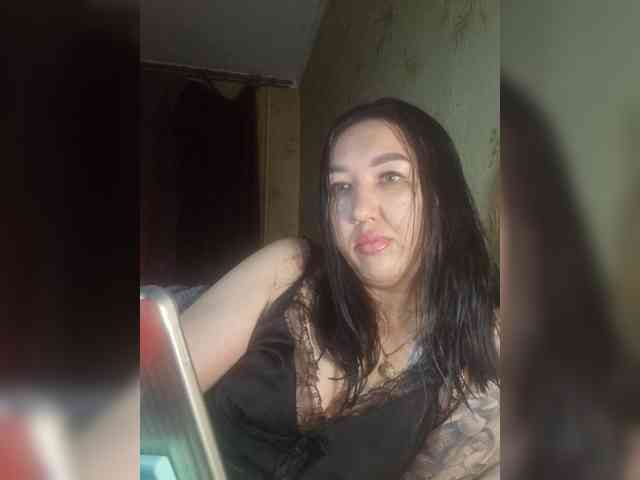 Hotmadamxl webcam