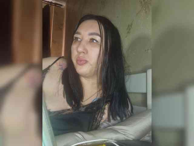Hotmadamxl webcam