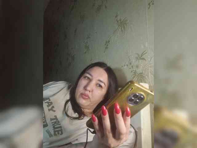 Hotmadamxl webcam