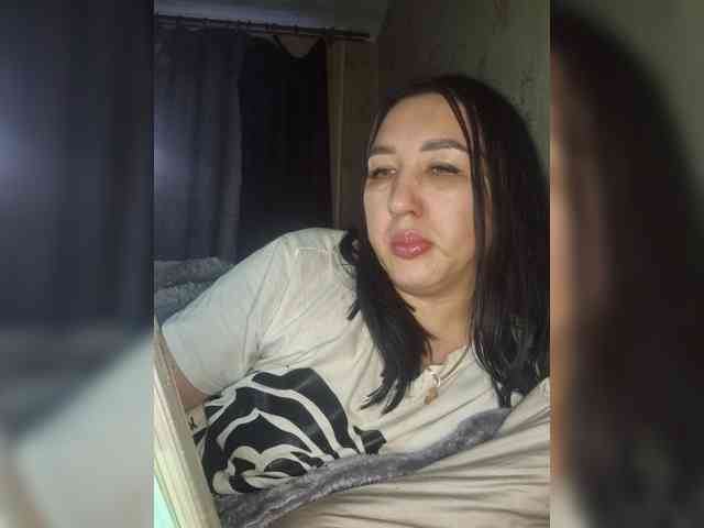 Hotmadamxl webcam