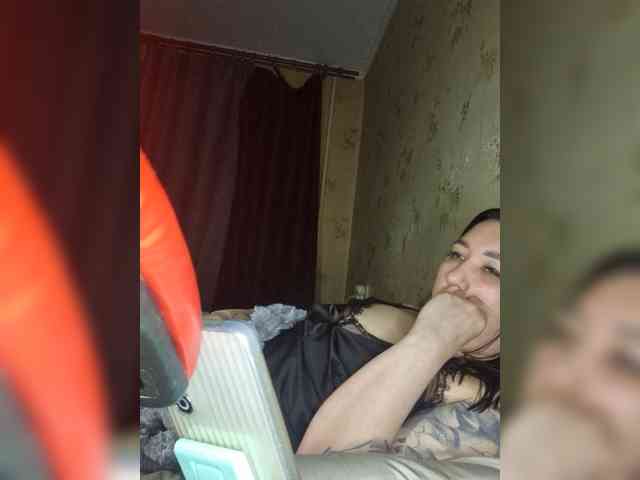 Hotmadamxl webcam