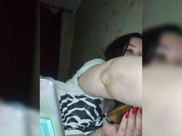 Hotmadamxl webcam