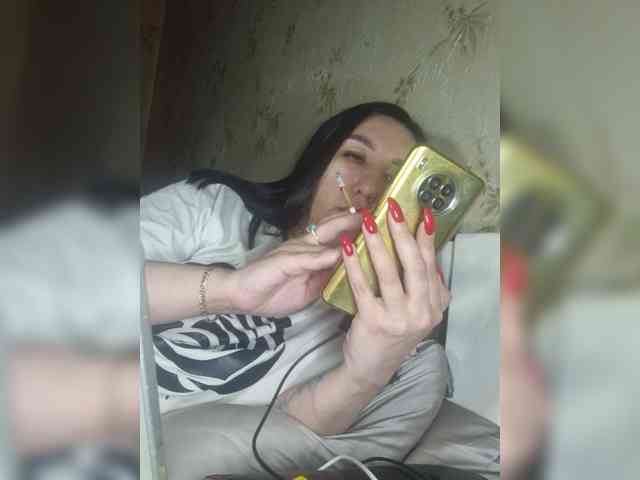 Hotmadamxl webcam