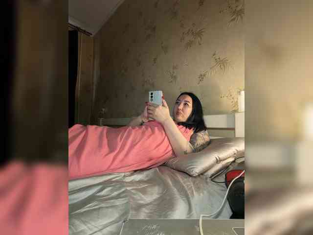 Hotmadamxl webcam