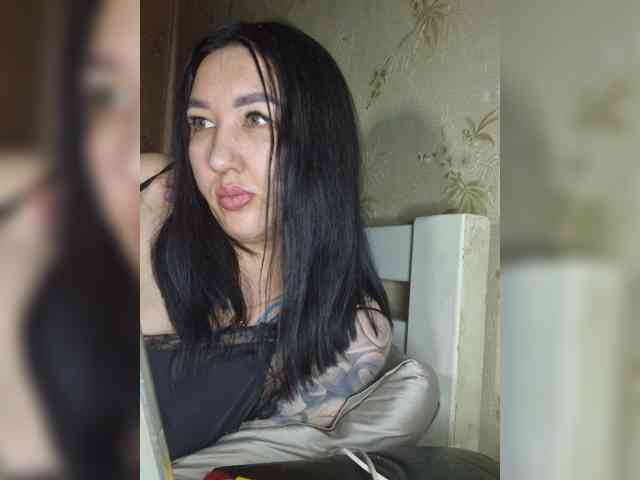 Hotmadamxl webcam