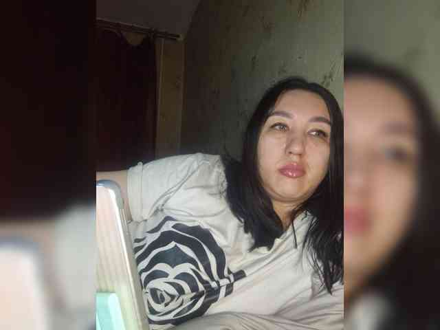Hotmadamxl webcam