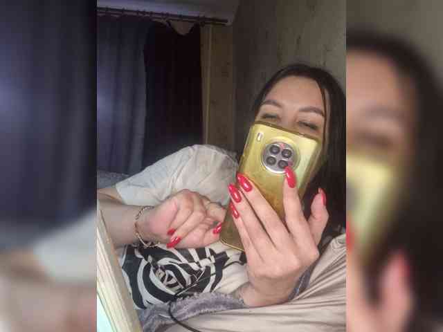Hotmadamxl webcam