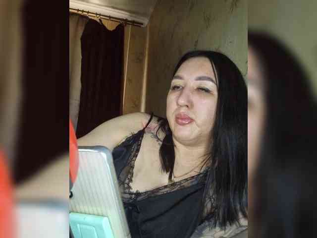 Hotmadamxl webcam