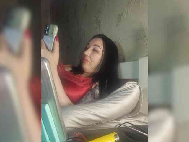 Hotmadamxl webcam