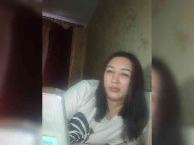 Hotmadamxl webcam