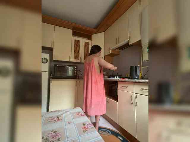 Hotmadamxl webcam