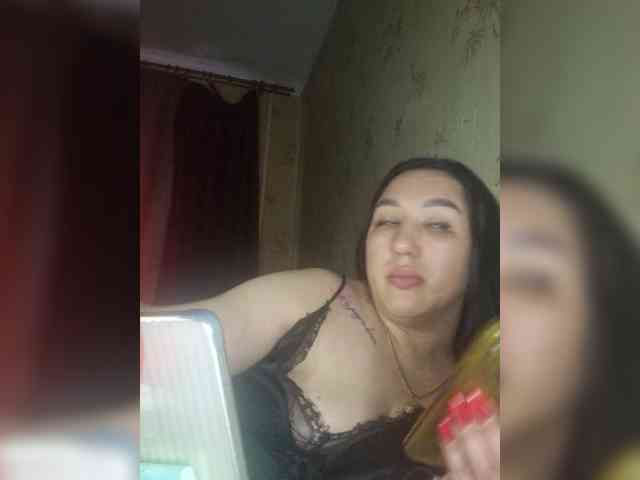 Hotmadamxl webcam