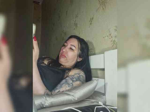 Hotmadamxl webcam