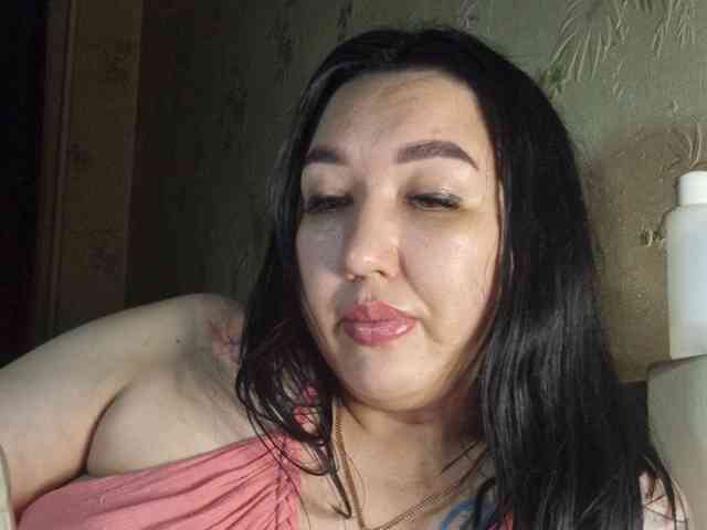 Hotmadamxl webcam