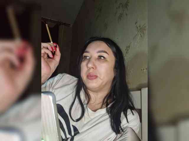 Hotmadamxl webcam
