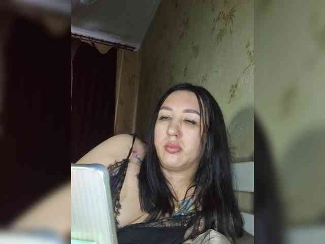Hotmadamxl webcam