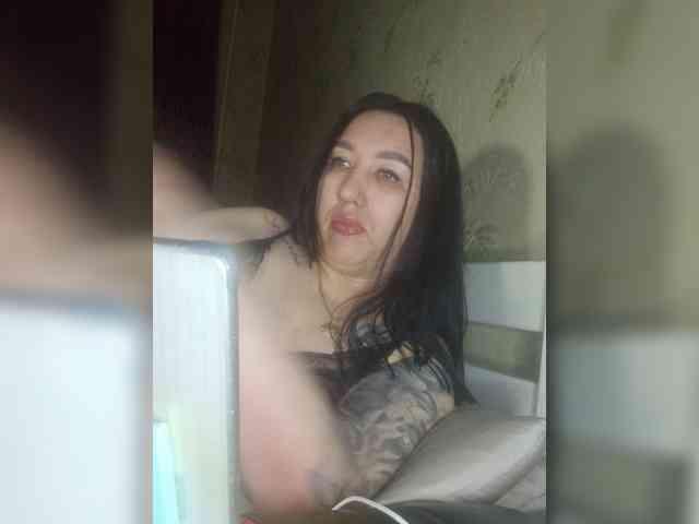 Hotmadamxl webcam