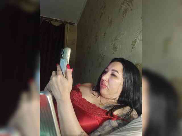 Hotmadamxl webcam