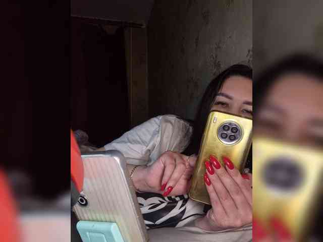 Hotmadamxl webcam