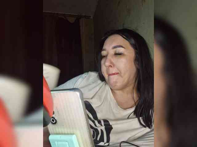 Hotmadamxl webcam