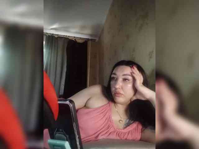 Hotmadamxl webcam