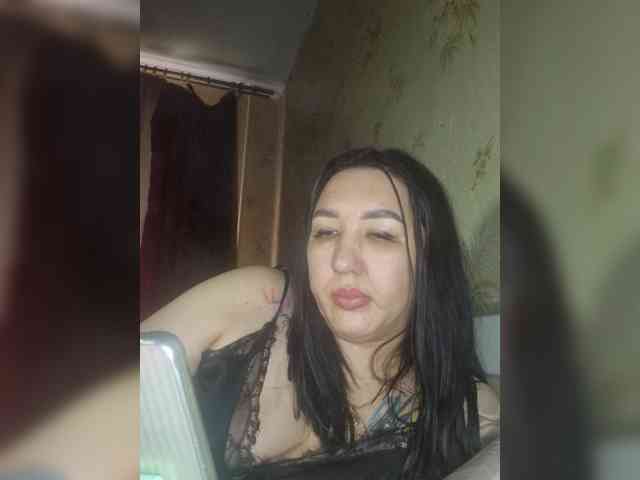 Hotmadamxl webcam