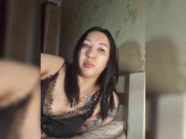 Hotmadamxl webcam
