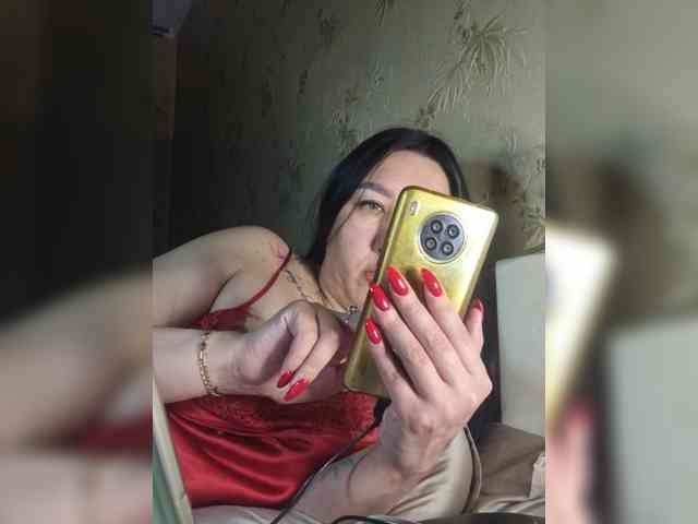 Hotmadamxl webcam